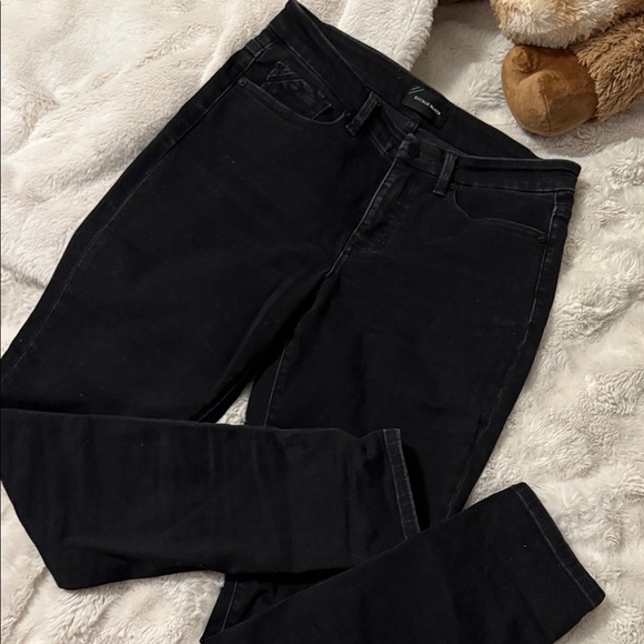 Classic Black Women's Jeans-Buckle Black 28/30 curvy fit - Picture 10 of 10